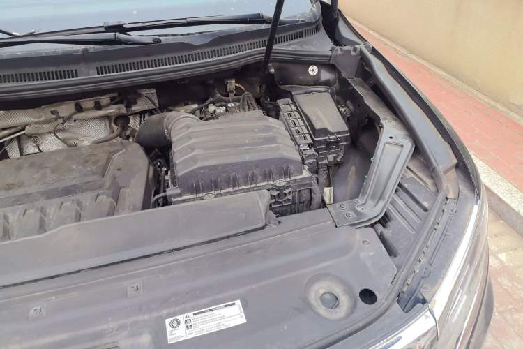Used Volkswagen Viloran 2022 380TSI Luxury Edition Engine Bay Left