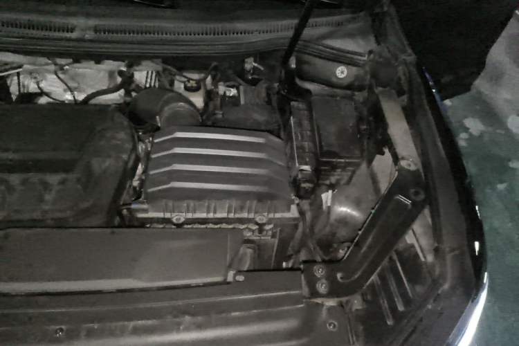 Used Volkswagen Viloran 2022 380TSI Luxury Edition Engine Bay Left