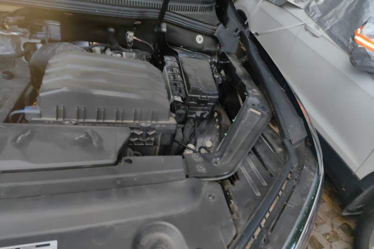 Used Volkswagen Viloran 2022 380TSI Luxury Edition Engine Bay Left