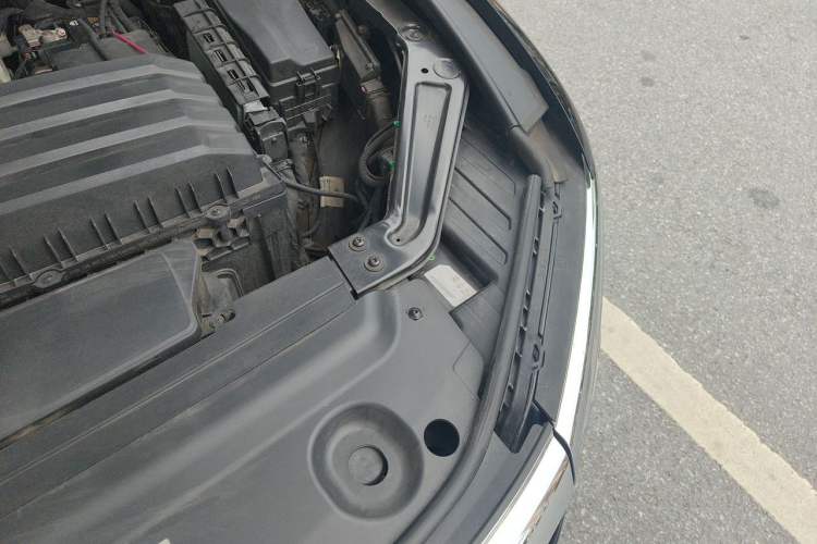 Used Volkswagen Viloran 2022 380TSI Prestige Edition Engine Bay Left