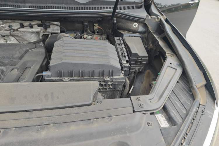 Used Volkswagen Viloran 2022 380TSI Prestige Edition Engine Bay Left