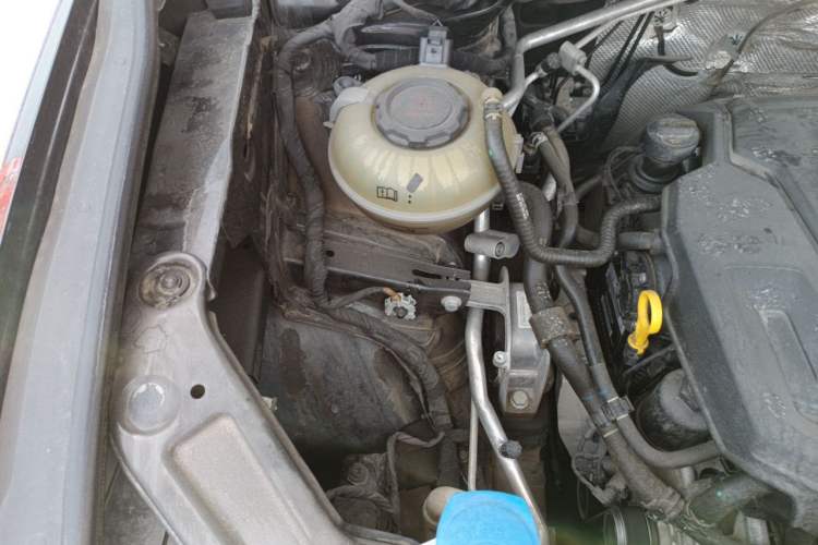 Used Volkswagen Viloran 2022 380TSI Luxury Edition Engine Bay Right