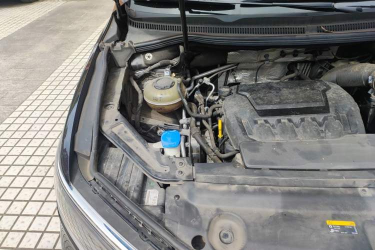 Used Volkswagen Viloran 2022 380TSI Prestige Edition Engine Bay Right
