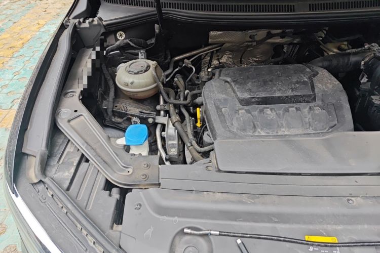 Used Volkswagen Viloran 2022 330TSI Luxury Edition Engine Bay Right