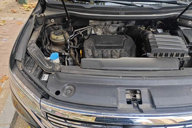 Used Volkswagen Viloran 2022 380TSI Prestige Edition Engine Bay Right