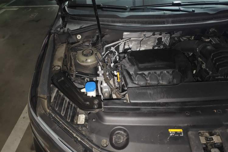 Used Volkswagen Viloran 2022 380TSI Flagship Edition Engine Bay Right