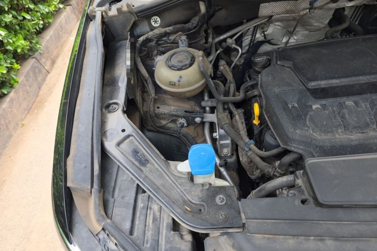 Used Volkswagen Viloran 2022 380TSI Luxury Edition Engine Bay Right