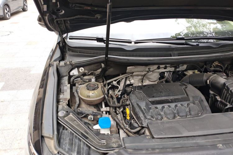 Used Volkswagen Viloran 2022 380TSI Prestige Edition Engine Bay Right