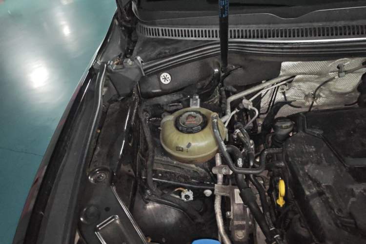 Used Volkswagen Viloran 2022 380TSI Prestige Edition Engine Bay Right