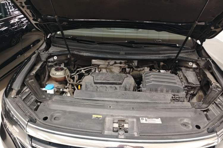 Used Volkswagen Viloran 2022 330TSI Luxury Edition Engine Bay