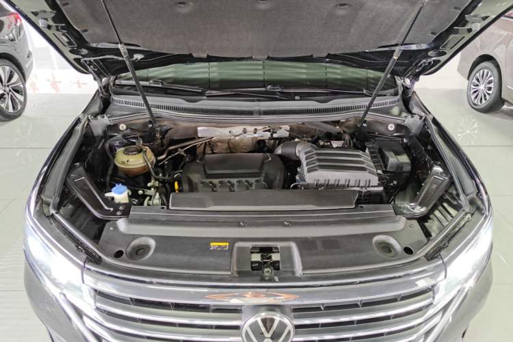 Used Volkswagen Viloran 2022 380TSI Luxury Edition Engine Bay