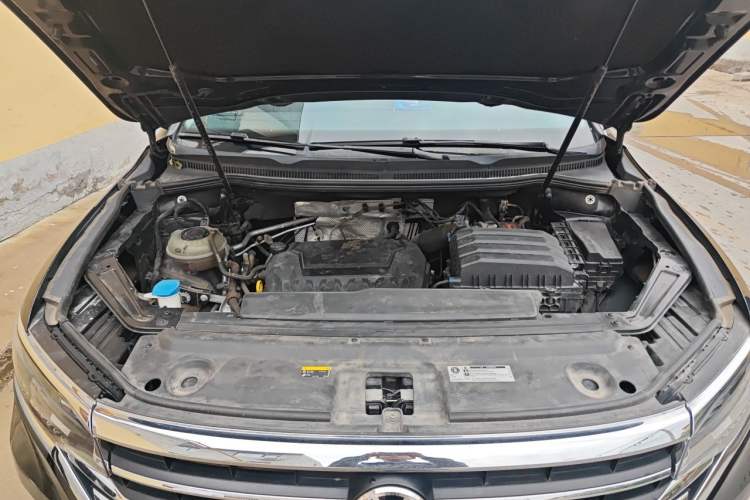 Used Volkswagen Viloran 2022 330TSI Luxury Edition Engine Bay