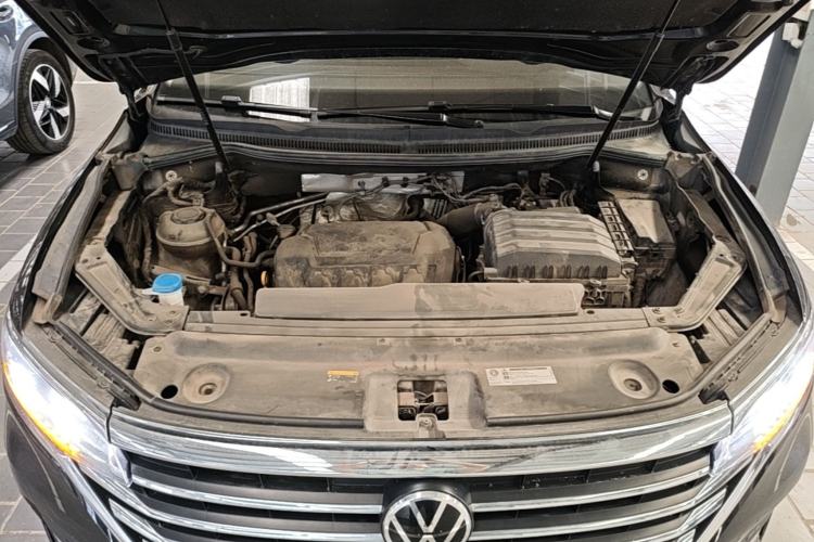 Used Volkswagen Viloran 2022 330TSI Luxury Edition Engine Bay