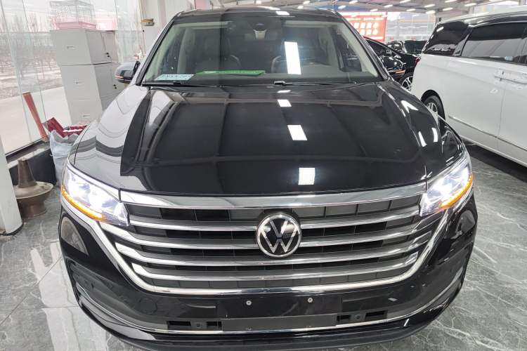 Used Volkswagen Viloran 2022 380TSI Luxury Edition Exterior 1