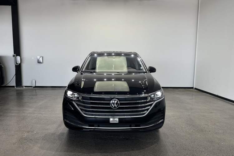 Used Volkswagen Viloran 2022 380TSI Luxury Edition Exterior 1