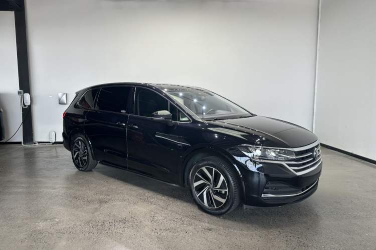 Used Volkswagen Viloran 2022 380TSI Luxury Edition Exterior 2