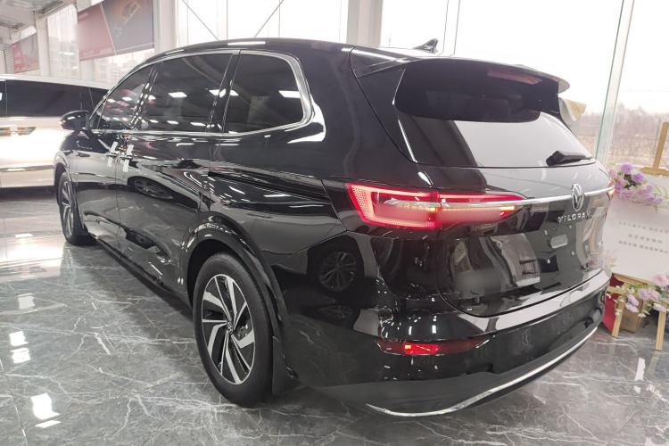 Used Volkswagen Viloran 2022 380TSI Luxury Edition Exterior 3