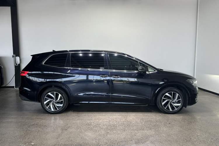 Used Volkswagen Viloran 2022 380TSI Luxury Edition Exterior 3