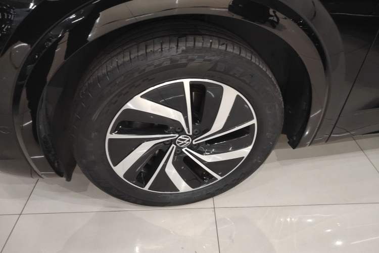 Used Volkswagen Viloran 2022 330TSI Luxury Edition Exterior 3