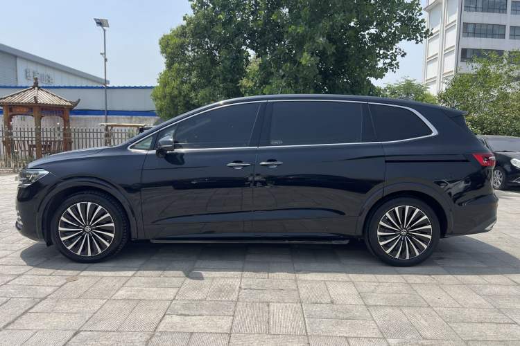 Used Volkswagen Viloran 2022 380TSI Prestige Edition Exterior 3