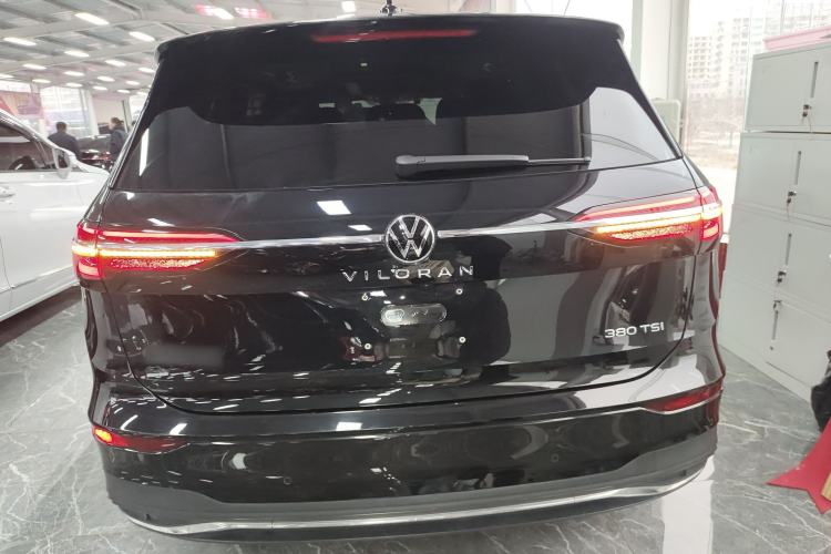 Used Volkswagen Viloran 2022 380TSI Luxury Edition Exterior 4