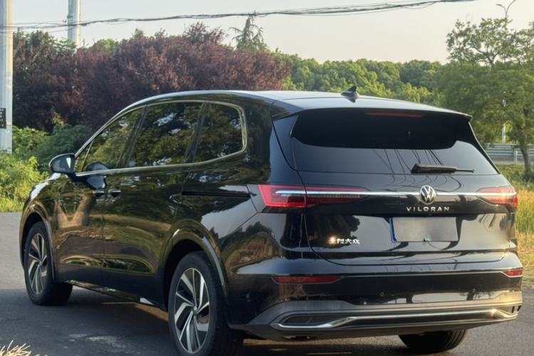 Used Volkswagen Viloran 2022 380TSI Luxury Edition Exterior 5