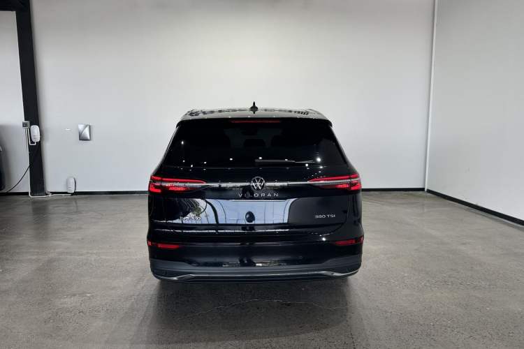 Used Volkswagen Viloran 2022 380TSI Luxury Edition Exterior 5