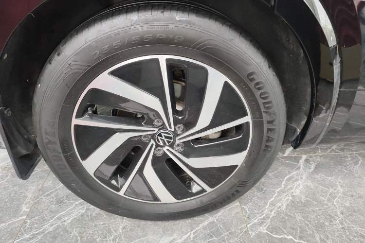 Used Volkswagen Viloran 2022 380TSI Luxury Edition Exterior 8