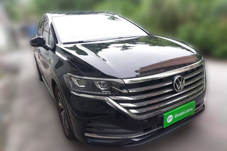 Used Volkswagen Viloran 2022 380TSI Luxury Edition Front Right 45 Deg