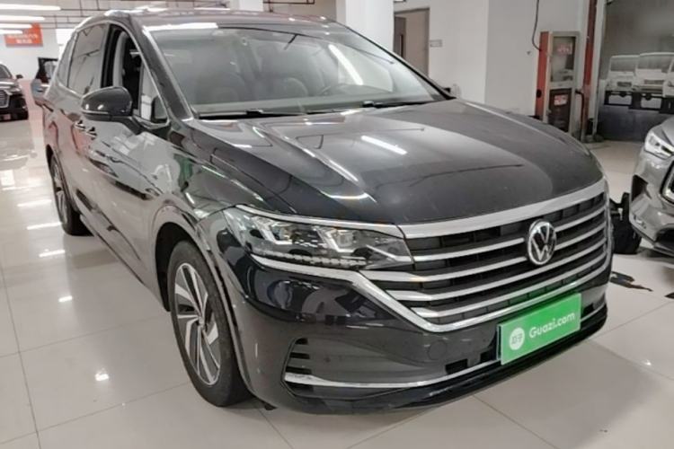 Used Volkswagen Viloran 2022 380TSI Luxury Edition Front Right 45 Deg