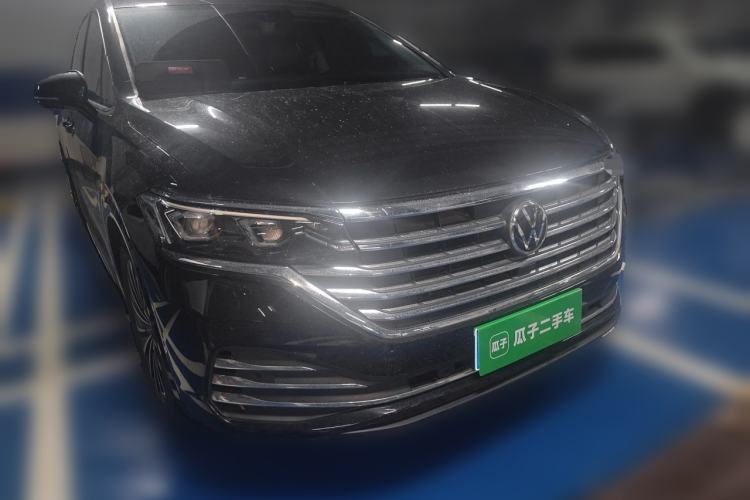 Used Volkswagen Viloran 2022 380TSI Prestige Edition Front Right 45 Deg