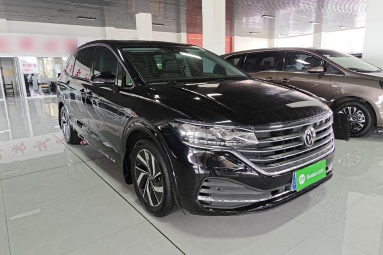 Used Volkswagen Viloran 2022 380TSI Luxury Edition Front Right 45 Deg