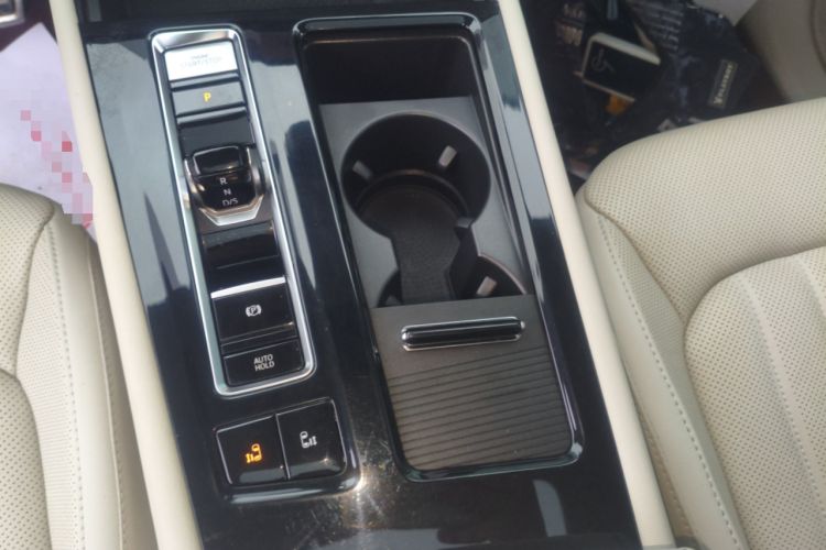Used Volkswagen Viloran 2022 380TSI Luxury Edition Gear Lever
