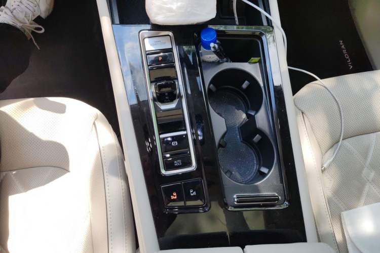 Used Volkswagen Viloran 2022 380TSI Prestige Edition Gear Lever