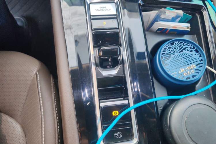 Used Volkswagen Viloran 2022 380TSI Luxury Edition Gear Lever