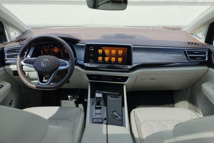 Used Volkswagen Viloran 2022 380TSI Prestige Edition Gear Lever