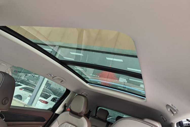 Used Volkswagen Viloran 2022 380TSI Luxury Edition Headliner