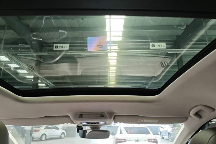 Used Volkswagen Viloran 2022 330TSI Luxury Edition Headliner