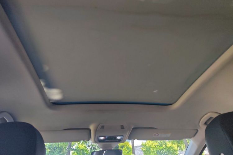 Used Volkswagen Viloran 2022 330TSI Luxury Edition Headliner