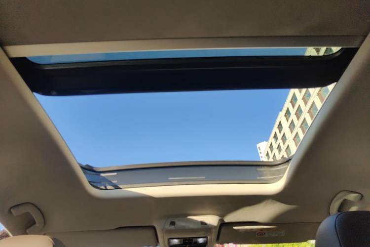 Used Volkswagen Viloran 2022 380TSI Luxury Edition Headliner