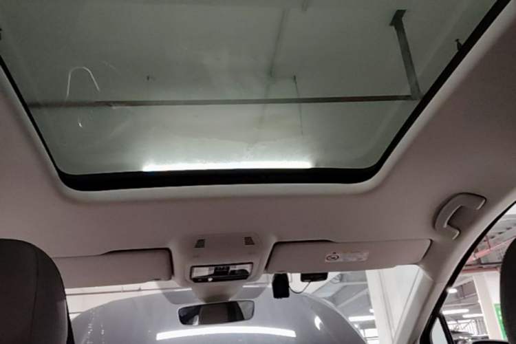 Used Volkswagen Viloran 2022 380TSI Luxury Edition Headliner
