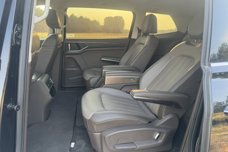 Used Volkswagen Viloran 2022 380TSI Luxury Edition Interior 2