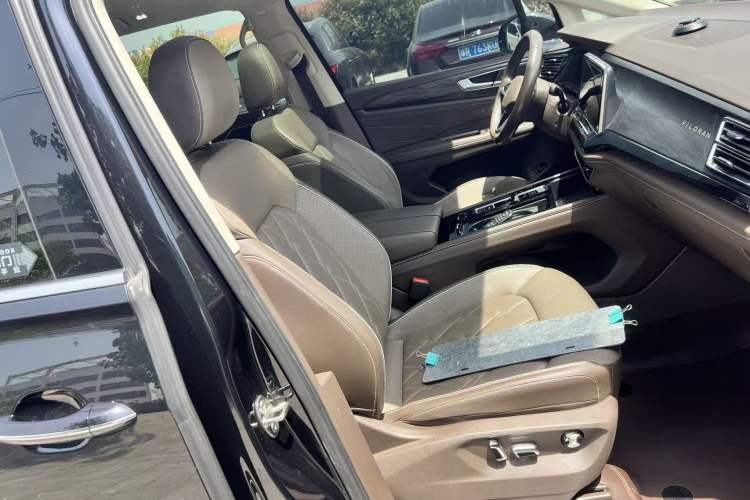 Used Volkswagen Viloran 2022 380TSI Prestige Edition Interior 4