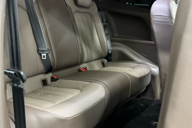 Used Volkswagen Viloran 2022 380TSI Luxury Edition Interior 6