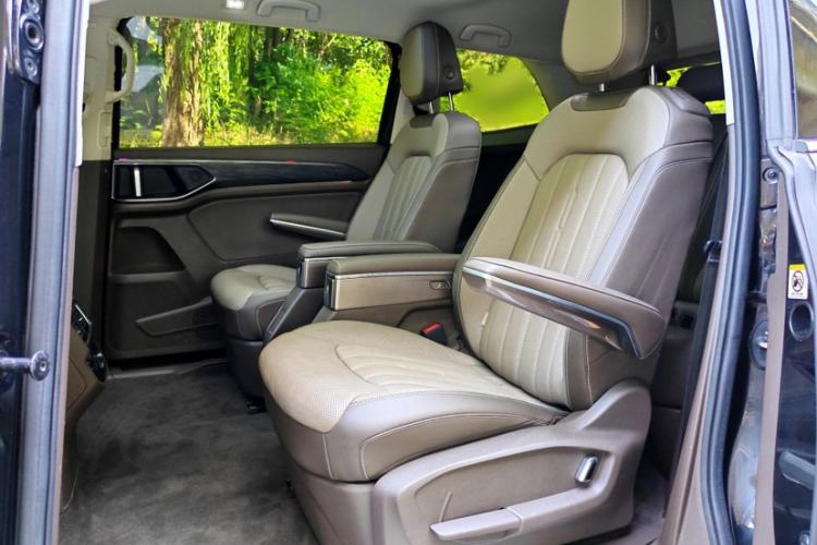 Used Volkswagen Viloran 2022 380TSI Luxury Edition Interior 6