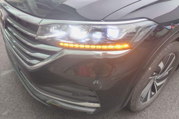 Used Volkswagen Viloran 2022 380TSI Luxury Edition Left Front Headlight