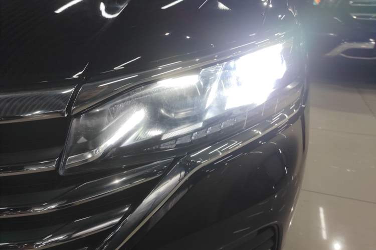 Used Volkswagen Viloran 2022 330TSI Luxury Edition Left Front Headlight