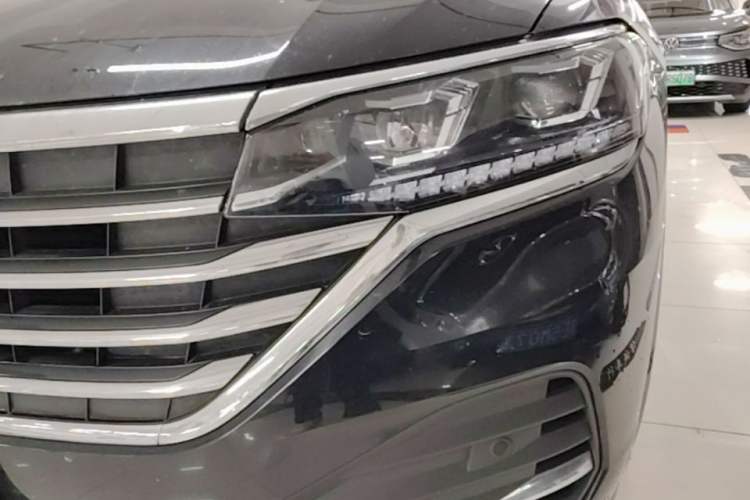 Used Volkswagen Viloran 2022 380TSI Luxury Edition Left Front Headlight