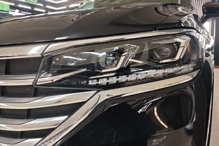 Used Volkswagen Viloran 2022 330TSI Luxury Edition Left Front Headlight