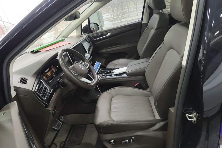 Used Volkswagen Viloran 2022 380TSI Luxury Edition Left Front Seat